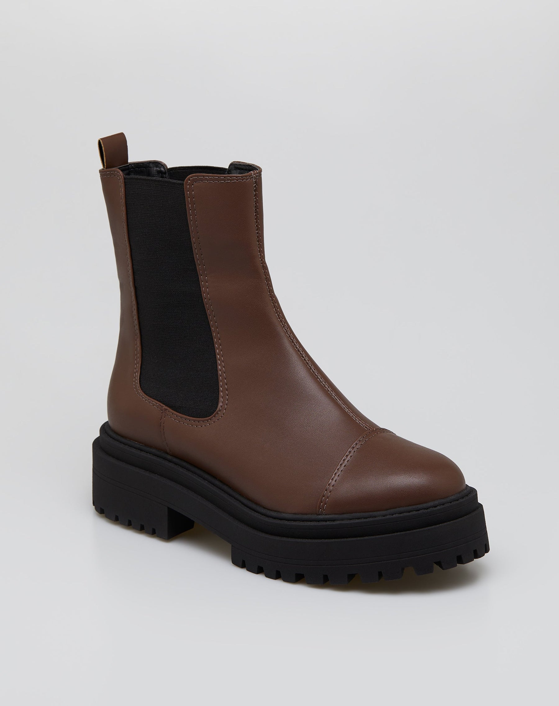 Bota Chelsea Cano Médio Sola Tratorada  - Cafe
