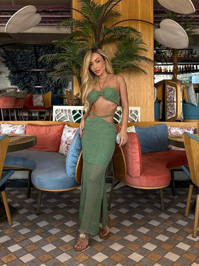Conjunto Trincot Rendado Saia Longa com Fenda e Cropped com Argola